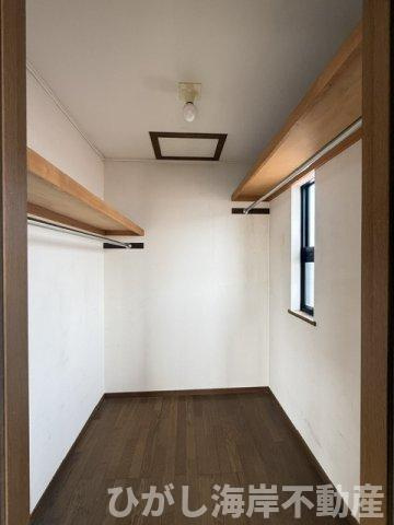 平塚市四之宮2丁目　 中古戸建の収納|5月9日撮影　リフォーム工事中　ウォークインクローゼット