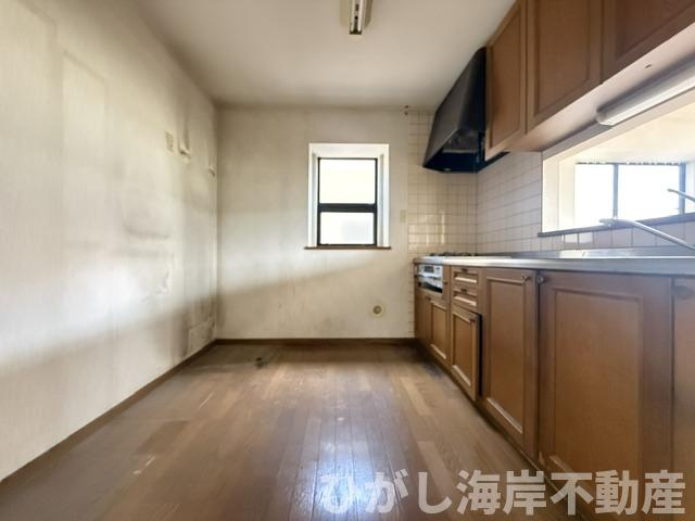 平塚市四之宮2丁目　 中古戸建のキッチン|5月9日撮影　リフォーム工事中　キッチンスペース