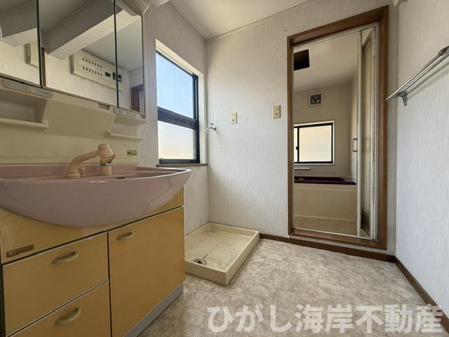 平塚市四之宮2丁目　 中古戸建の脱衣所|5月9日撮影　リフォーム工事中　脱衣スペース