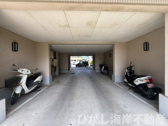 パシフィックパレス平塚の駐車場|敷地内バイク置場