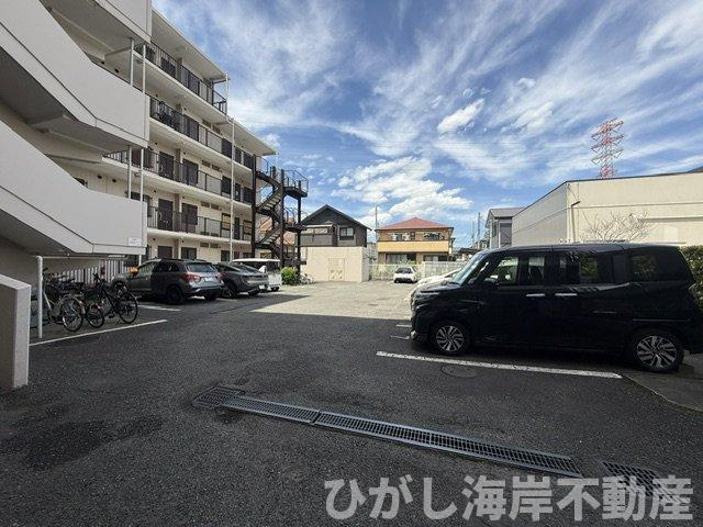 パシフィックパレス平塚の駐車場|敷地内駐車場