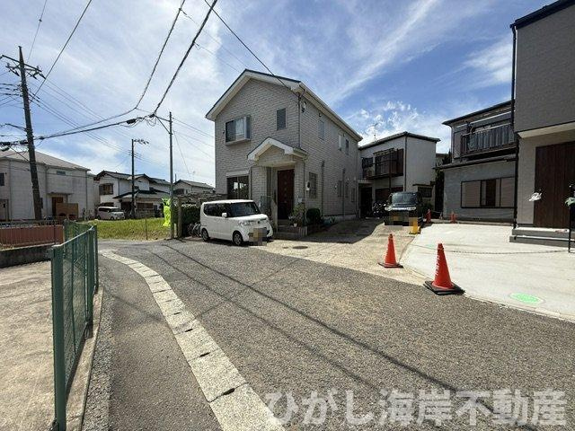 平塚市東真土3丁目　新築戸建の前面道路含む現地写真|現地外観