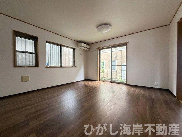 平塚市大神4丁目　中古戸建　の居間・リビング|新規リフォーム完了！　15帖　LDK