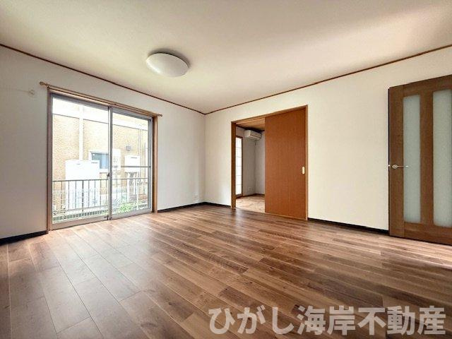 平塚市大神4丁目　中古戸建　の居間・リビング|新規リフォーム完了！　15帖　LDK