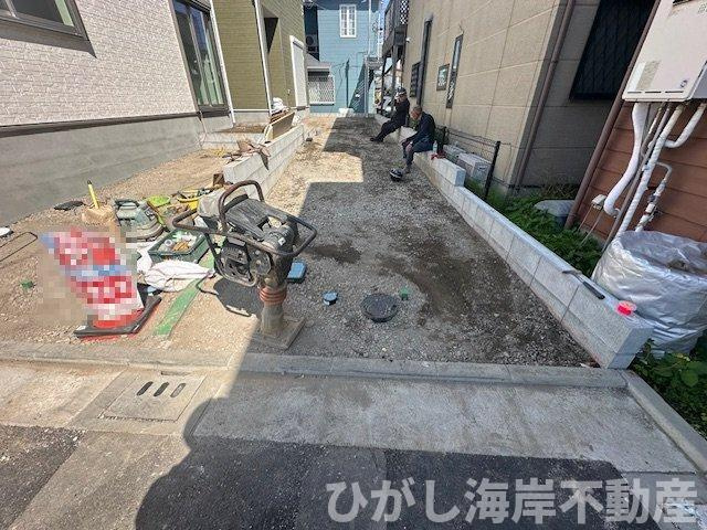 茅ヶ崎市中島　新築戸建　全２棟の駐車場|5月2日撮影　工事中　現地外観