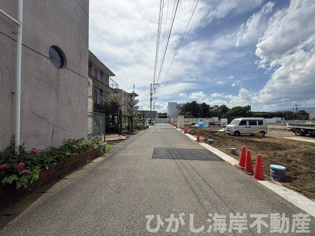 平塚市西八幡1丁目　売地　全13区画の前面道路含む現地写真|現地外観