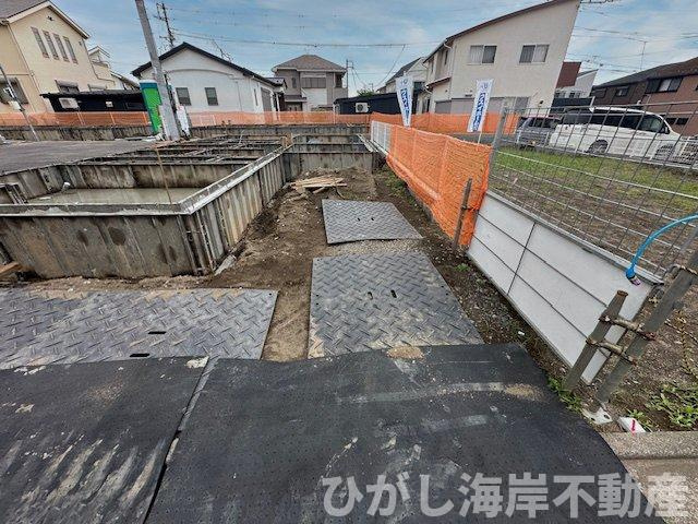 茅ヶ崎市松浪１丁目 　新築戸建　全４棟 の駐車場|4月27日撮影　建築中　駐車スペース