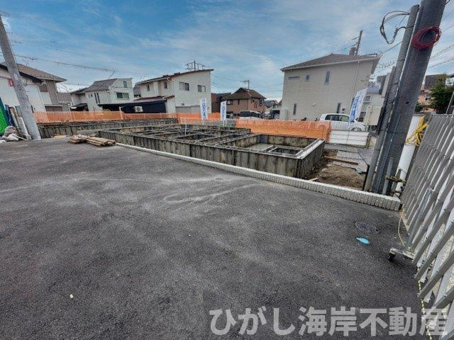茅ヶ崎市松浪１丁目 　新築戸建　全４棟 の駐車場|4月27日撮影　建築中　駐車スペース