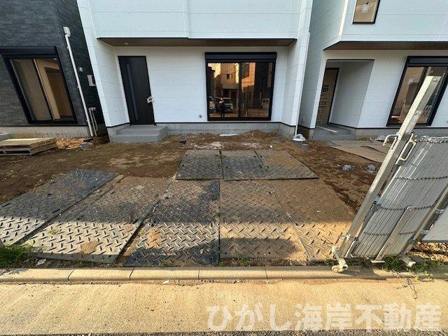 茅ヶ崎市中島　新築戸建　全４棟の駐車場|4月26日撮影　建築中　駐車スペース