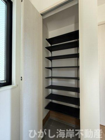 茅ヶ崎市中島　新築戸建　全４棟の設備|シューズインクローク