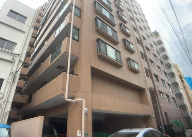 【構造・工法・仕様】 | ライオンズマンション八王子第７ | ＲＣ造、Reinforced Concreteは直訳すると補強されたコンクリートです。主に柱や梁・床・壁が鉄筋とコンクリートで構成おり、鉄筋を組んだ型枠にコンクリートを流し込んで固めたものを指します。