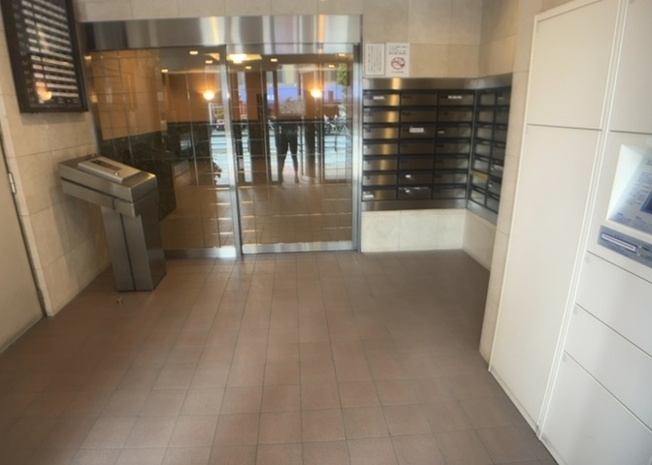 【内装】 | ライオンズマンション八王子第７ | 共用部分は、一棟の建物に住む区分所有者全員が共同で所有するとし、共用部分の管理、補修などは、区分所有者で形成される管理組合が行います。個人の判断で勝手に変更することはできませんので覚えておきましょう。
