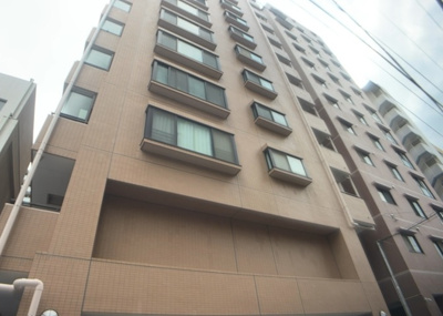 【外観】 | ライオンズマンション八王子第７ | 外観はマンション管理がされているかの目安になります。築年数が古いと、壁面は劣化してひび割れが生じることも！建物が古びていても細かいところが修繕されていると、きちんと管理されているなぁと感じるでしょう。
