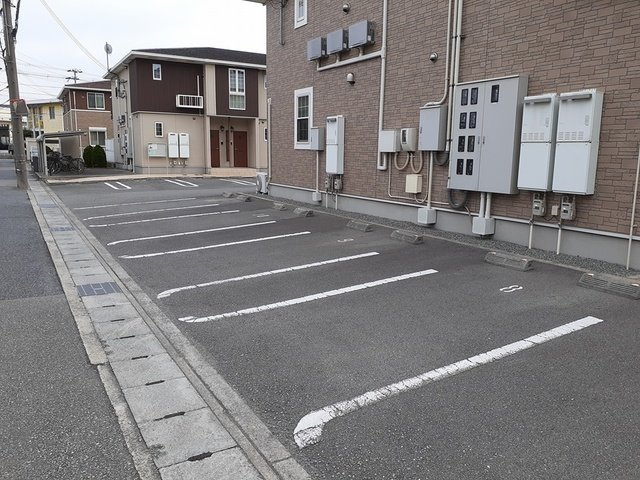 ラフレシールあぼしＢの駐車場