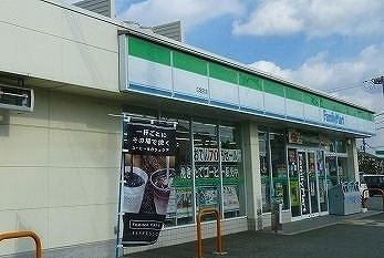フェリア垣内の周辺|ファミリーマートまで750m