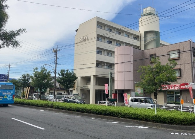 【外観】 | メゾン・ド・ノア狭間 | マンションの外観は非常に重要なポイントです！外観の善し悪しは資産価値に大きな影響を与えます。外観のいいマンションを購入することで、高値で売却がしやすく、買い手が見つかりやすいというメリットがあります。