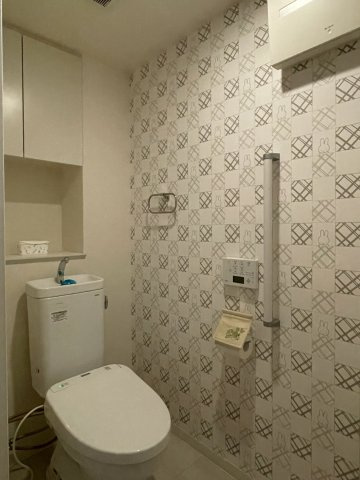 アルファスマート星越のトイレ|収納もあるトイレです！