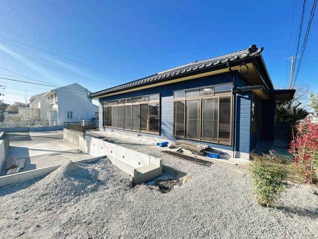 相馬市新沼字刈敷田 陽当たり良好！ 中古平屋住宅 3LDK＋S 不動産プラスの外観|外観の別角度からの写真です。屋根の点検と外壁の塗装を行いました。塗装を行うことで、おうち全体の印象ががらりと変わりました。