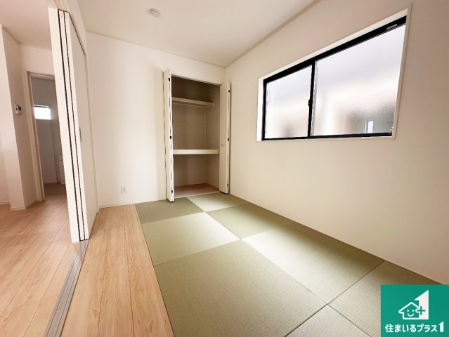 たつの市龍野町日山　第6期　新築一戸建ての和室|一室あると便利な和室は客間としてだけでなく、小さなお子様のプレイルームや食後のくつろぎスペースとしてもご利用いただけます。収納もついていますので大活躍間違いなし！