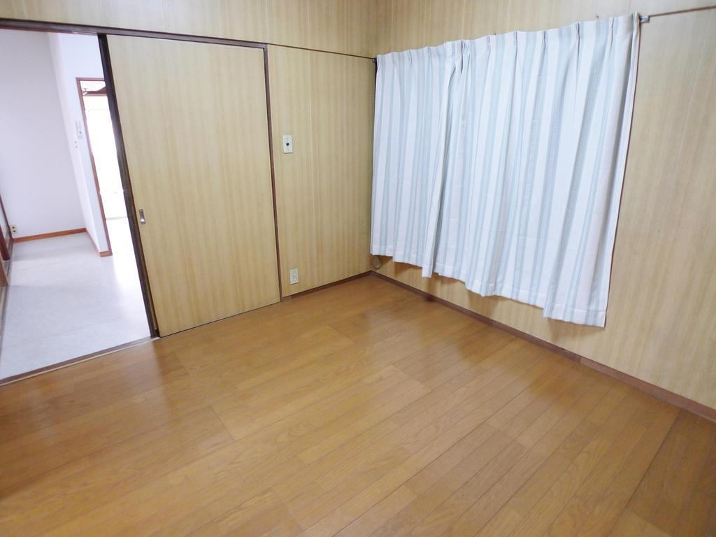 大塚貸家の居間・リビング