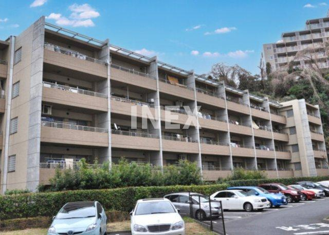 横浜市保土ケ谷区岩井町の賃貸マンションの駐車場