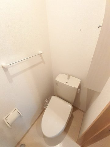 オルロのトイレ|落ち着いた色調のトイレです