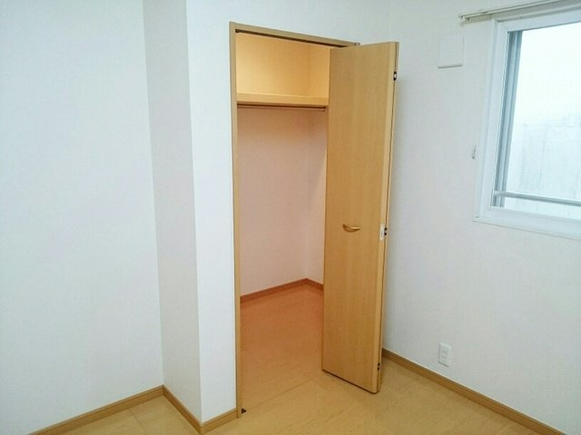 シャイニスターの収納|収納豊富です