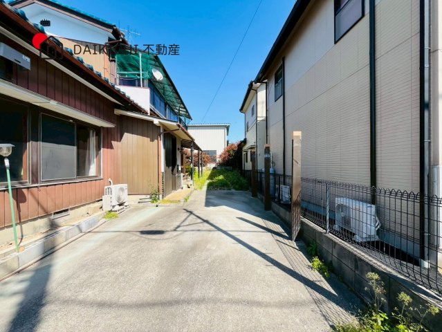 【前面道路含む現地写真】 | 行田市荒木　中古戸建