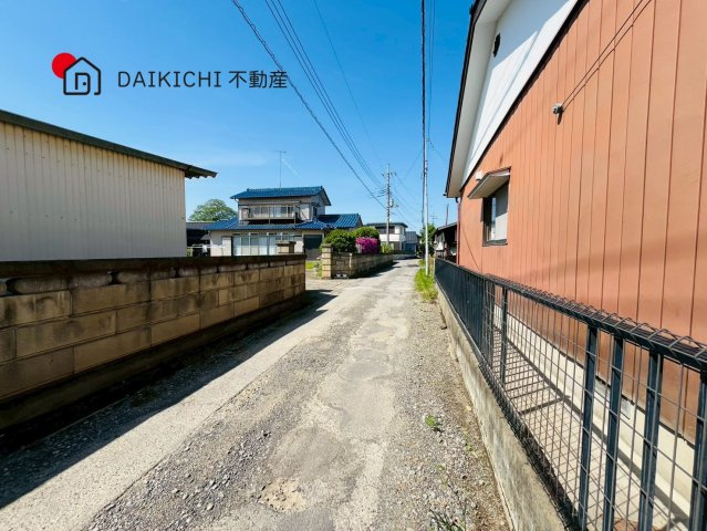 【前面道路含む現地写真】 | 行田市荒木　中古戸建
