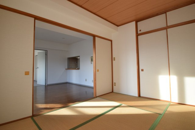 ロイヤルシャトー船橋の居間・リビング|オートロック付マンション