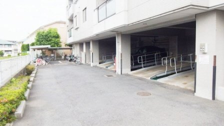 ロイヤルシャトー船橋の駐車場|駐輪場完備