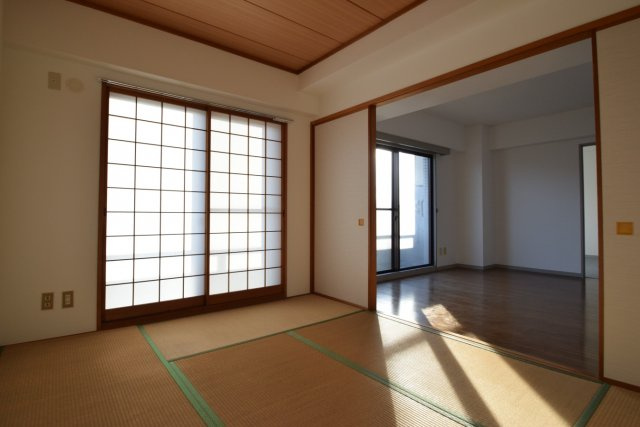 ロイヤルシャトー船橋|障子付和室のお部屋です