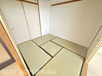 【和室】 | キングマンション千舟三番館　リフォーム済 | 和室4.5帖です♪足を伸ばして寛げる居室です！！奥行のある押入れも有り、室内を有効に使用していただけます！！