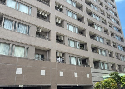 【構造・工法・仕様】 | ルイシャトレ相模原 | ＲＣ造、Reinforced Concreteは直訳すると補強されたコンクリートです。主に柱や梁・床・壁が鉄筋とコンクリートで構成おり、鉄筋を組んだ型枠にコンクリートを流し込んで固めたものを指します。