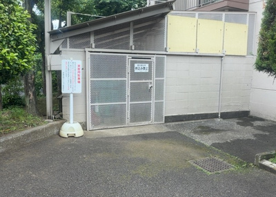 【設備】 | 東建狭間マンション | 共有部分は、住民なら誰もが使える設備のこと。例えば駐車場やエレベーター、インターネット設備、セキュリティ設備などがあります。他にも、マンションの廊下・外部階段やエントランス・ゴミ置き場などがあります。