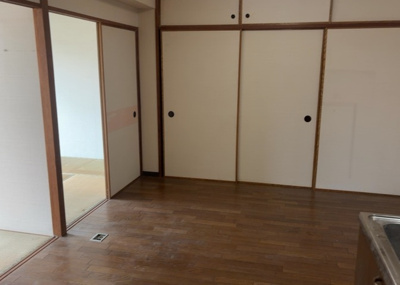 【居間・リビング】 | 東建狭間マンション | リビングの間取りの種類は大きくわけてリビングとダイニングが別になっているタイプ、リビングダイニング一体型です。どちらも一長一短ですので、家を選ぶ時はその両面をチェックして決めるようにしましょう。