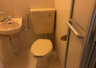 【トイレ】 | 東建狭間マンション | トイレは大きさや形、機能、抗菌性などが異なる多種多彩なタイプが各メーカーから出ています。それぞれに良さがあるため、事前にどういったタイプのトイレがいいのかをご家庭内で決めて、内見に行くといいでしょう。