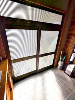 【玄関】 | 高槻市下田部町一丁目 | ■とっても広々した玄関■玄関ホールも約６帖サイズもありゆったりしています。