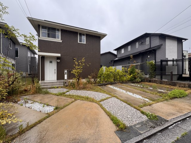 吉志新町一丁目　戸建の駐車場