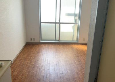 【内装】 | メゾンドノア明神町 | 内装はとにかくおしゃれなものがいい！と選ぶ前に、まず住んだ後のことを想像してみましょう。住んでみたらコンセントの位置が悪くて使いにくいなど出てきます。事前にどの家電をどこに置くか想定しておきましょう。