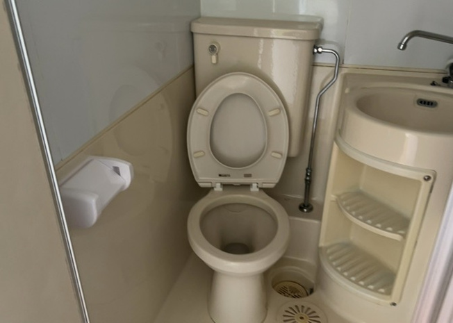 【トイレ】 | メゾンドノア明神町 | トイレは大きさや形、機能、抗菌性などが異なる多種多彩なタイプが各メーカーから出ています。それぞれに良さがあるため、事前にどういったタイプのトイレがいいのかをご家庭内で決めて、内見に行くといいでしょう。