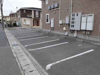 【駐車場】 | ラフレシールあぼしＢ | 駐車場があるので、車を買う予定の方も安心です