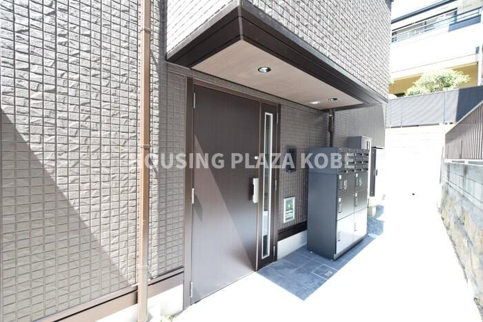 D-ROOM大塚町のエントランス