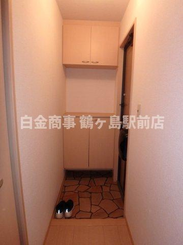 メゾン・アンソレイユⅤの玄関|反転タイプになります