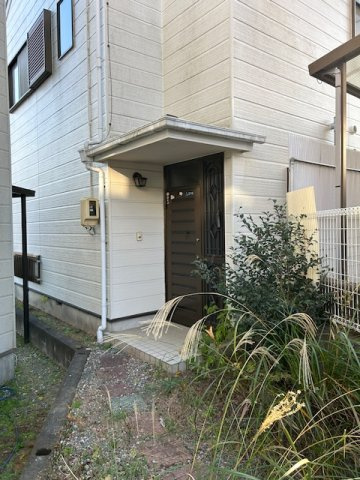 静岡市葵区北２丁目の中古一戸建の玄関