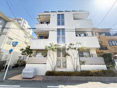 【外観】 | シャンヴェール・旭化成ヘーベルメゾンHEBEL HAUS | ゆとりのあるエントランスです