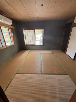 【南向き×角地】高知市孕西町　中古一戸建ての和室|趣のある落ち着いた和の空間。客間や寝室にも最適です
