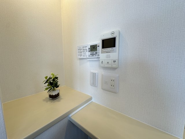 モアグランデ新横浜北のその他|設備・床暖房付きのリビングダイニングです。風の出ない暖房設備なので乾燥対策にもなるんですよ。