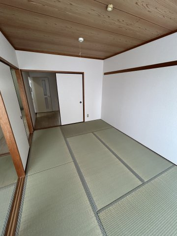 宮崎ハイツの寝室|ゆとりの広さです