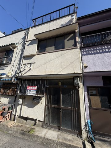 真野町借家の外観